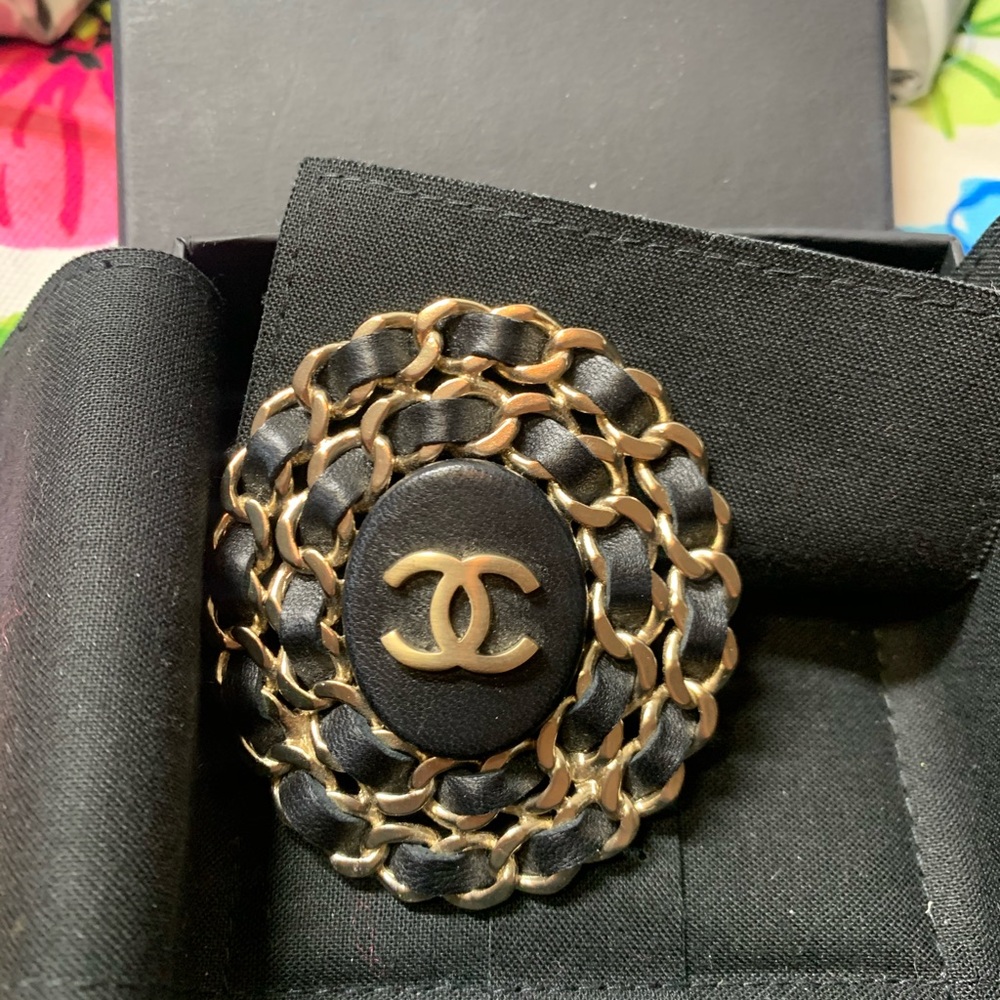 ❌SOLD❌Chanel brooch
